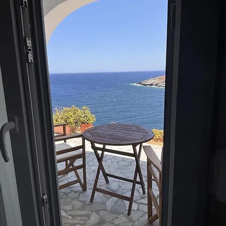 Faros House Kythnos Loutrá