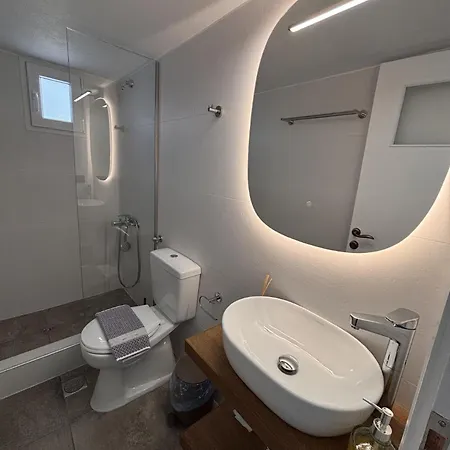 Faros House Kythnos דירה