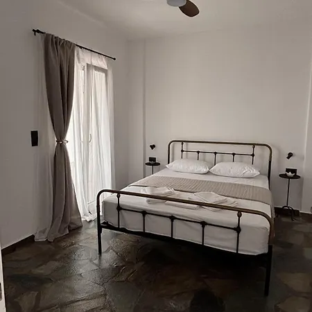 Faros House Kythnos דירה